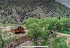 Poncha Creek Mountain Lodge, Near Monarch Mtn